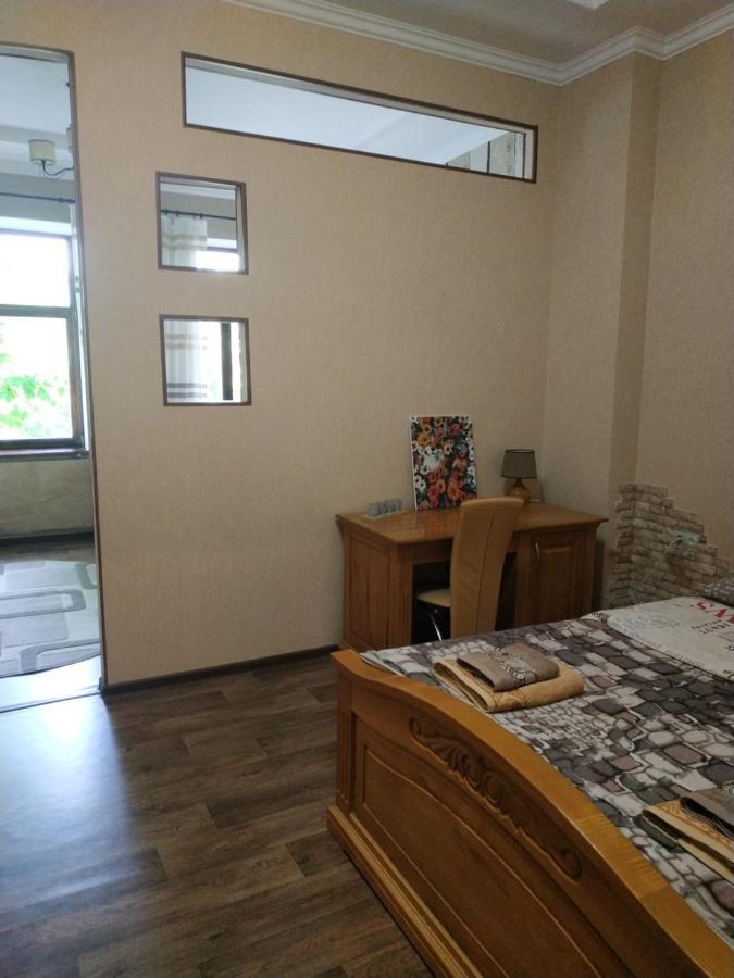Apartment In The Center Of Old Town Kamianets-Podilskyi Εξωτερικό φωτογραφία